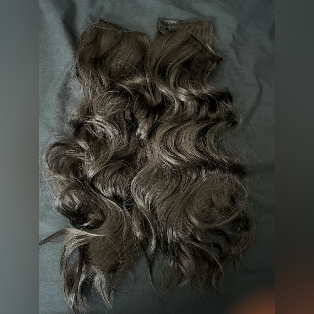 Luxurious dark brown Wavy clip in Hair Extensions